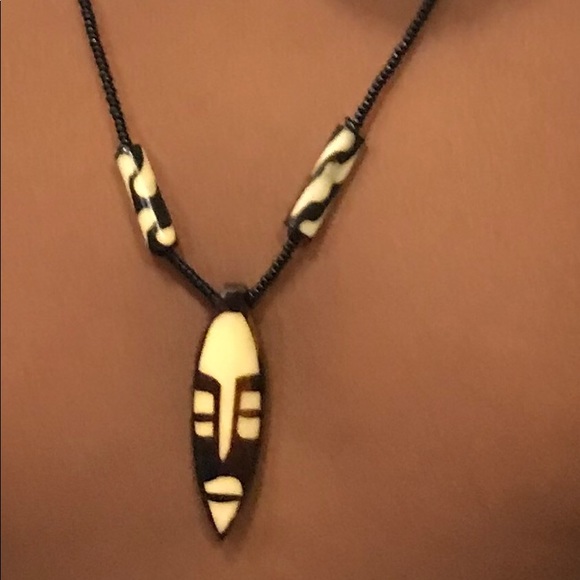 Handmade African Maasai Necklace - Picture 3 of 7